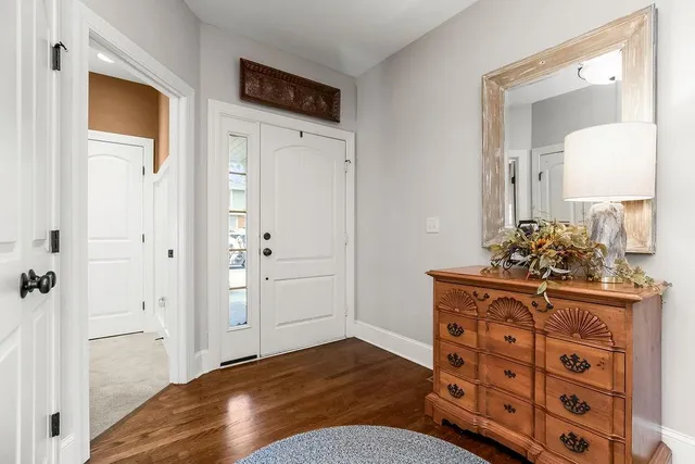 $750,000 | 631 North Shore Drive, Lake Waukomis, MO 64151