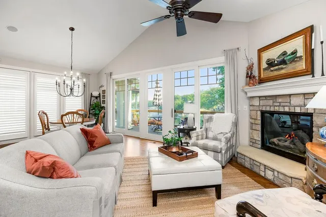 $750,000 | 631 North Shore Drive, Lake Waukomis, MO 64151