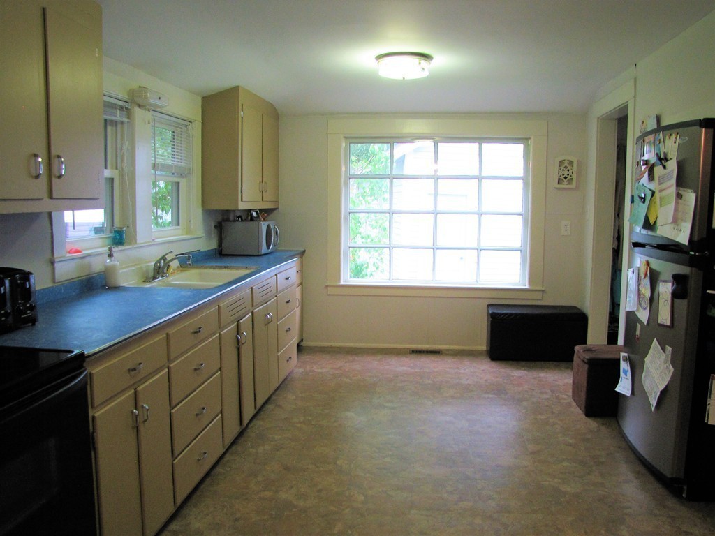 235 Southbridge Road Warren, MA 01083 - Photo 6 of 15 Gallery Image 6