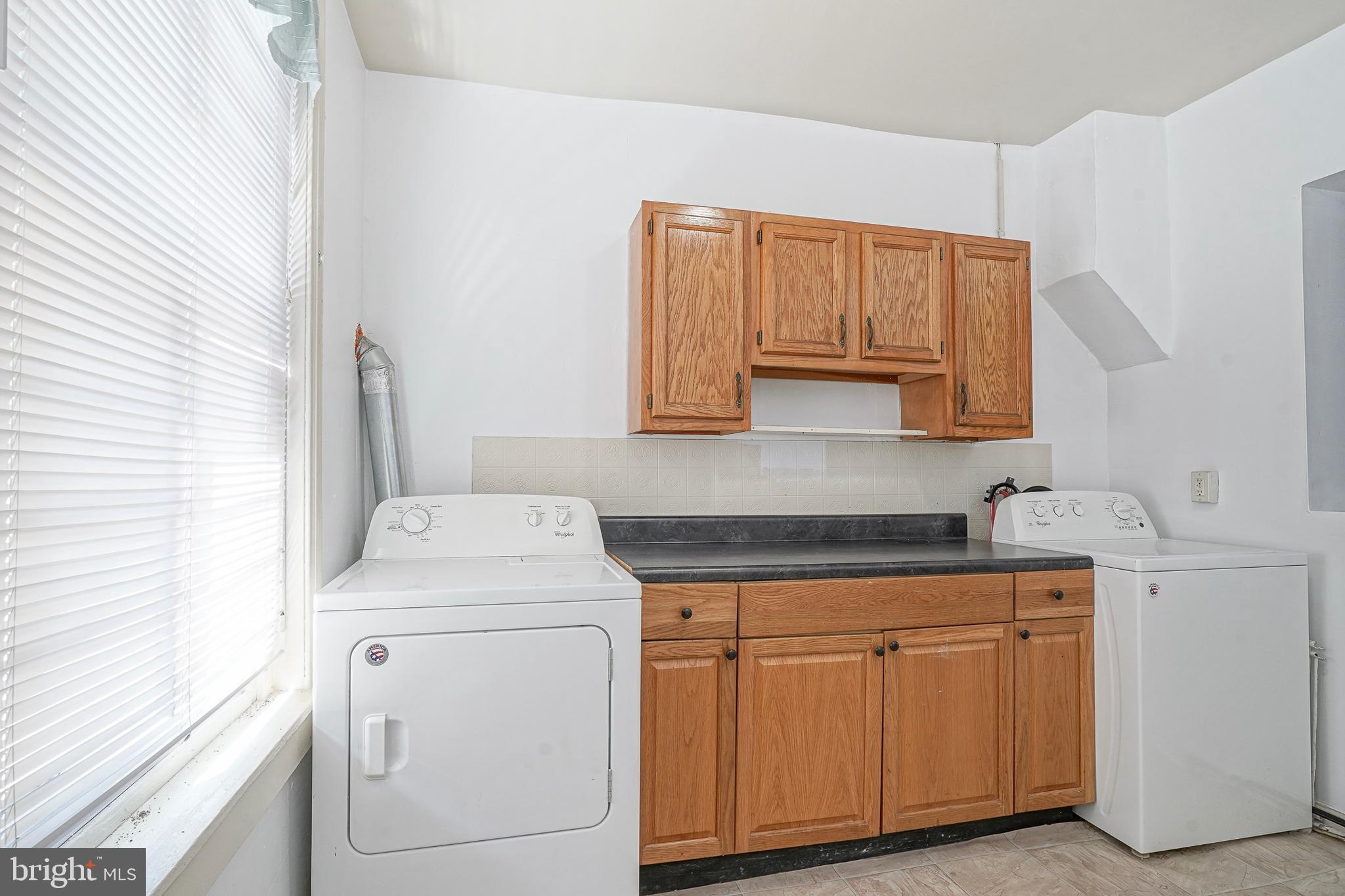 1904 Federal Street Philadelphia, PA 19146 - Photo 10 of 22 a utility room with closet dryer and washer