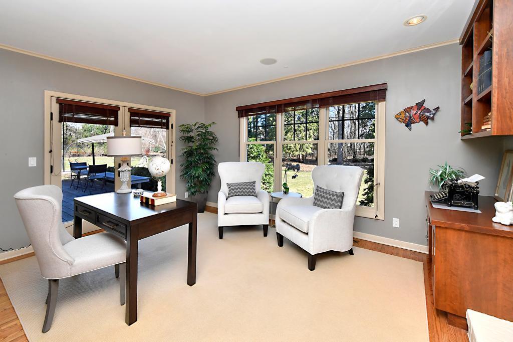 425 Highcroft Road Wayzata, MN 55391 - Photo 11 of 23