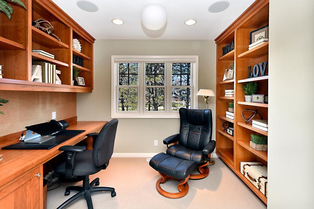 425 Highcroft Road Wayzata, MN 55391 - Photo 13 of 23