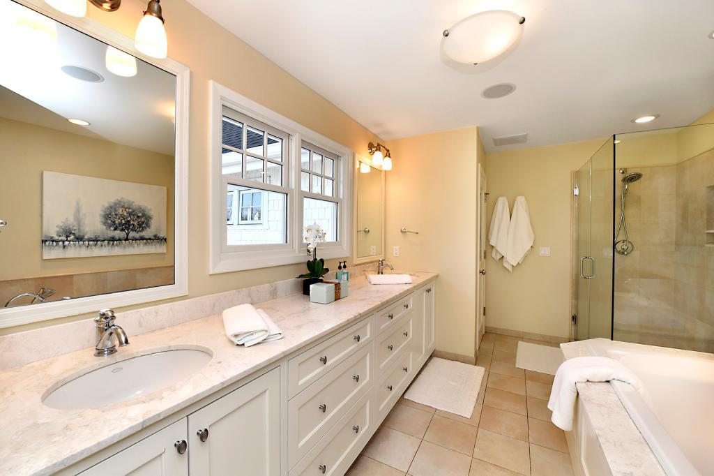 425 Highcroft Road Wayzata, MN 55391 - Photo 15 of 23