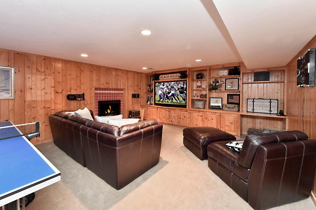 425 Highcroft Road Wayzata, MN 55391 - Photo 19 of 23