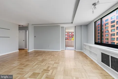 $220,000 | 1021 Arlington Boulevard, Unit 742, Arlington, VA 22209