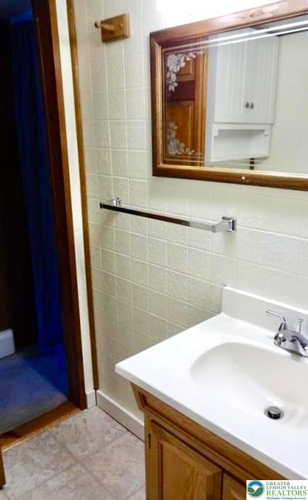 1370 5 Points Richmond Road Bangor, PA 18013 - Photo 15 of 17 a bathroom with a sink and a mirror