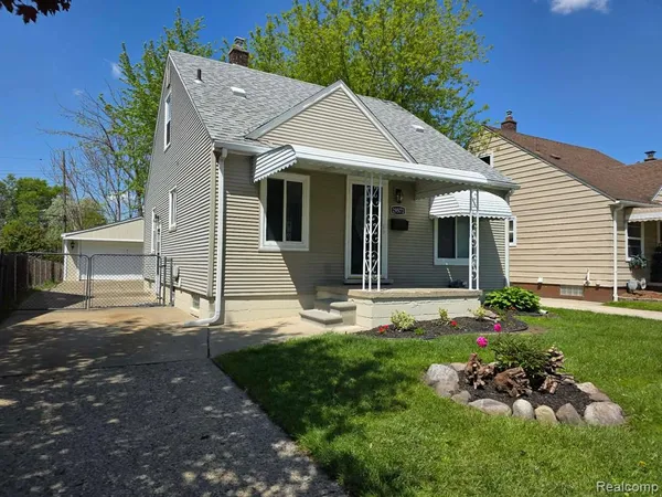 $223,700 | 29571 Kelly Road, Roseville, MI 48066
