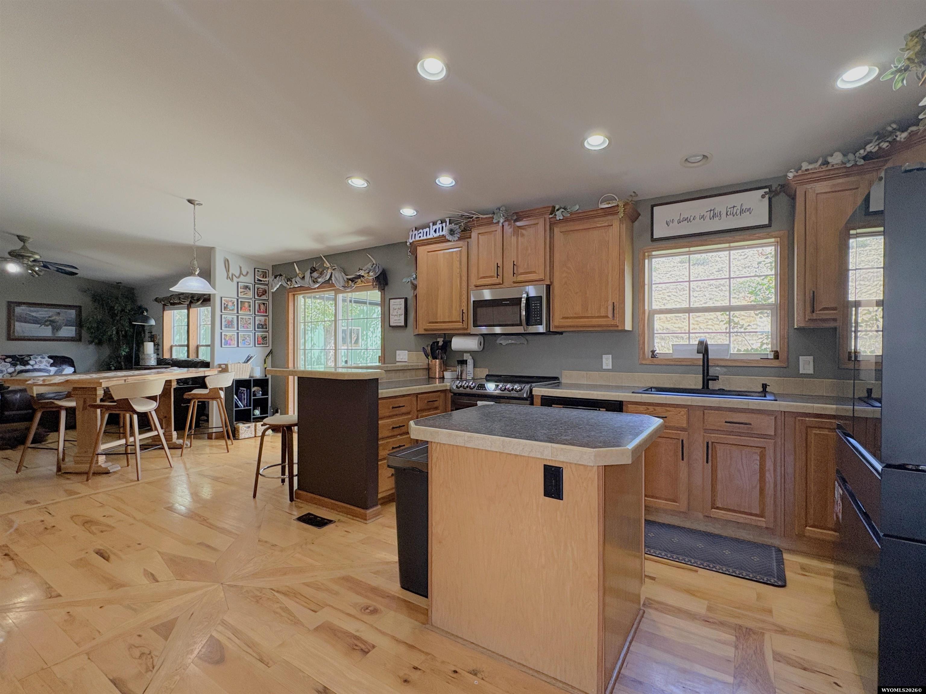 5865 Bell Valley Road Casper, WY 82604 - Photo 6 of 30 Gallery Image 6