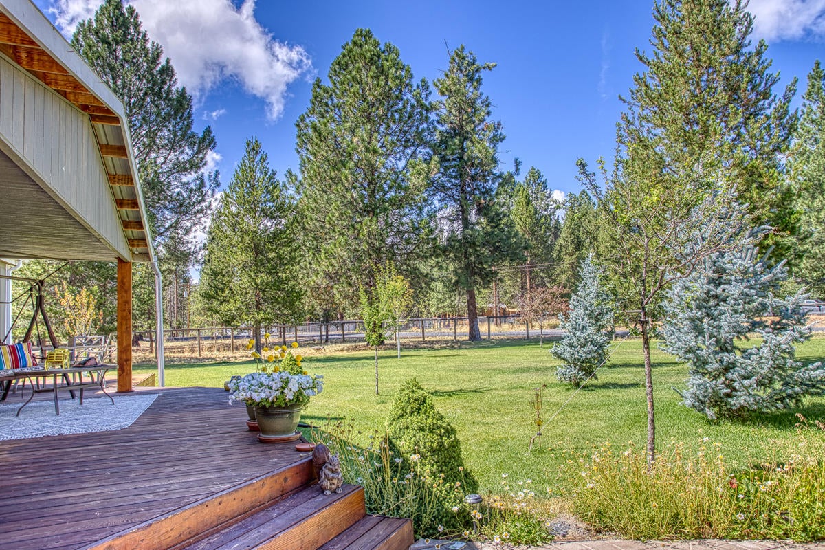 55915 Blue Eagle Road Bend, OR 97707 - Photo 5 of 31 Front deck