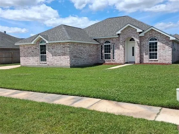 $259,000 | 108 Nicole Drive, Laplace, LA 70068