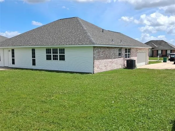 $259,000 | 108 Nicole Drive, Laplace, LA 70068