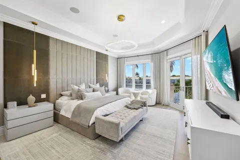 $9,750,000 | 4216 Intracoastal Drive, Highland Beach, FL 33487