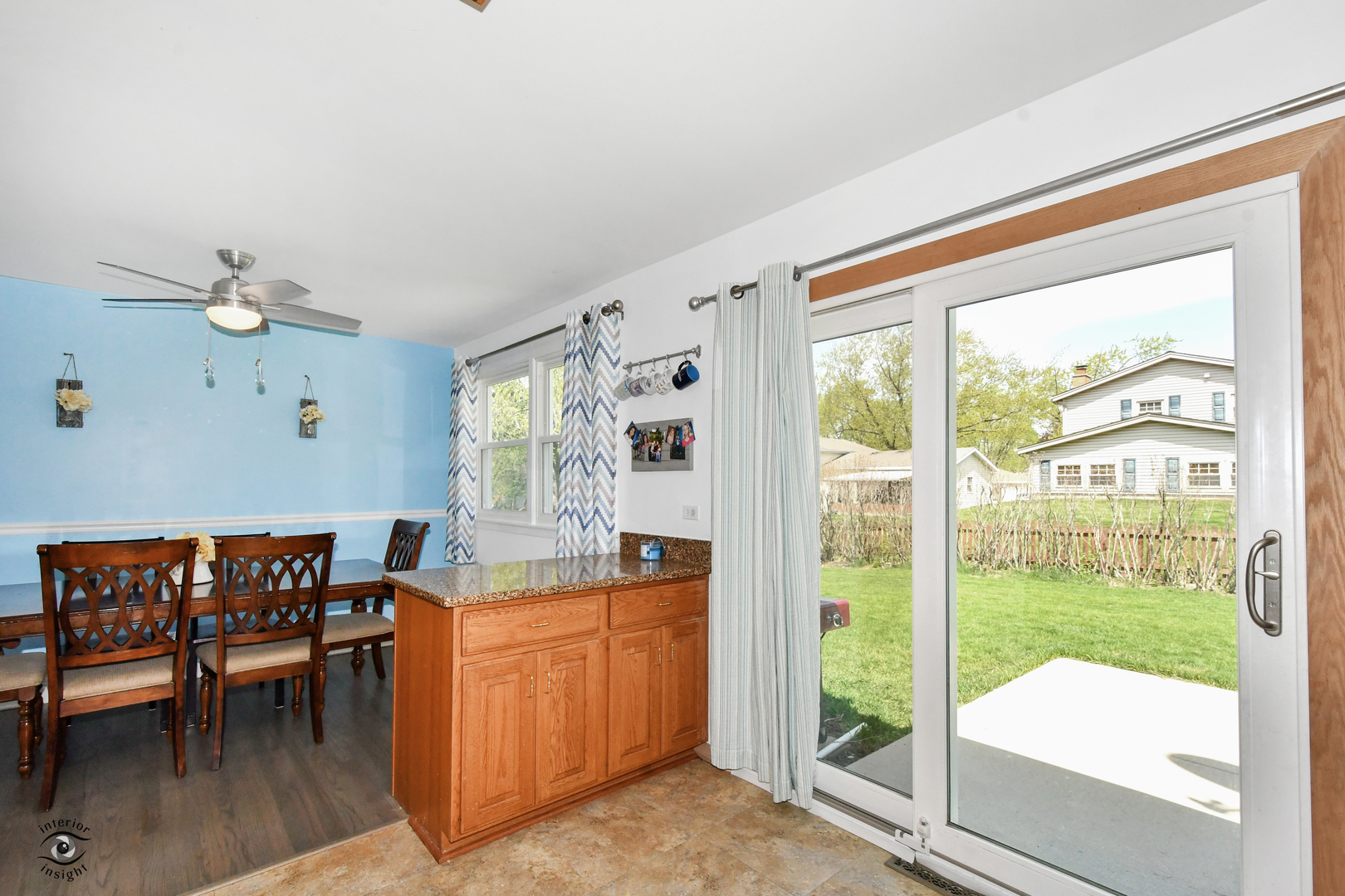 802 Timber Lane Darien, IL 60561 - Photo 10 of 23 a very nice looking room with a large window