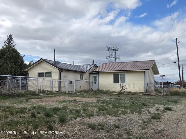 $210,000 | 159 Oak Street, La Barge, WY 83123