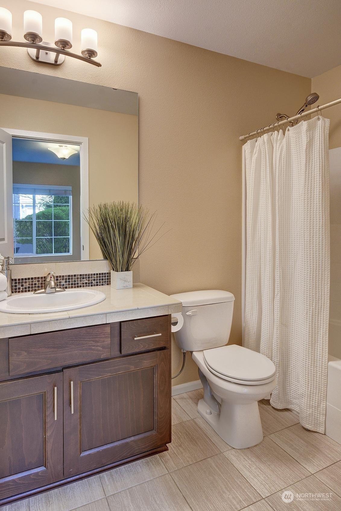 6566 High Point Drive Southwest Seattle, WA 98126 - Photo 5 of 20 Gallery Image 5