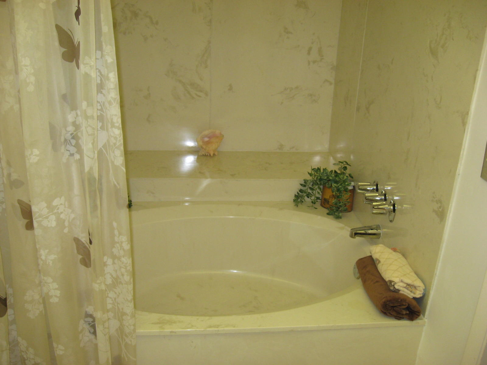 9233 Southwest 8th Street, Unit 315 Boca Raton, FL 33428 - Photo 19 of 26 9233-315 M-Bath