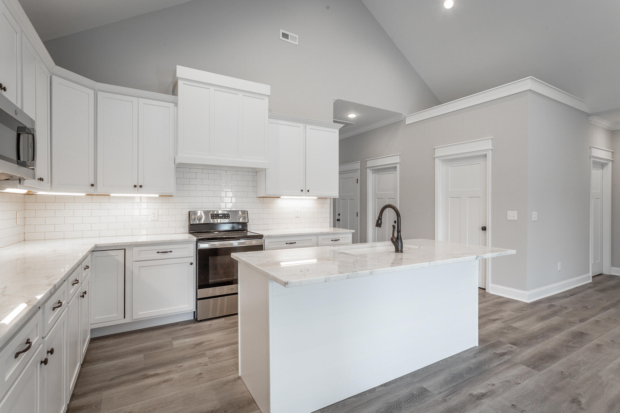 1018 Silverpine Drive, Unit 58 Chattanooga, TN 37421 - Photo 19 of 42 Kitchen