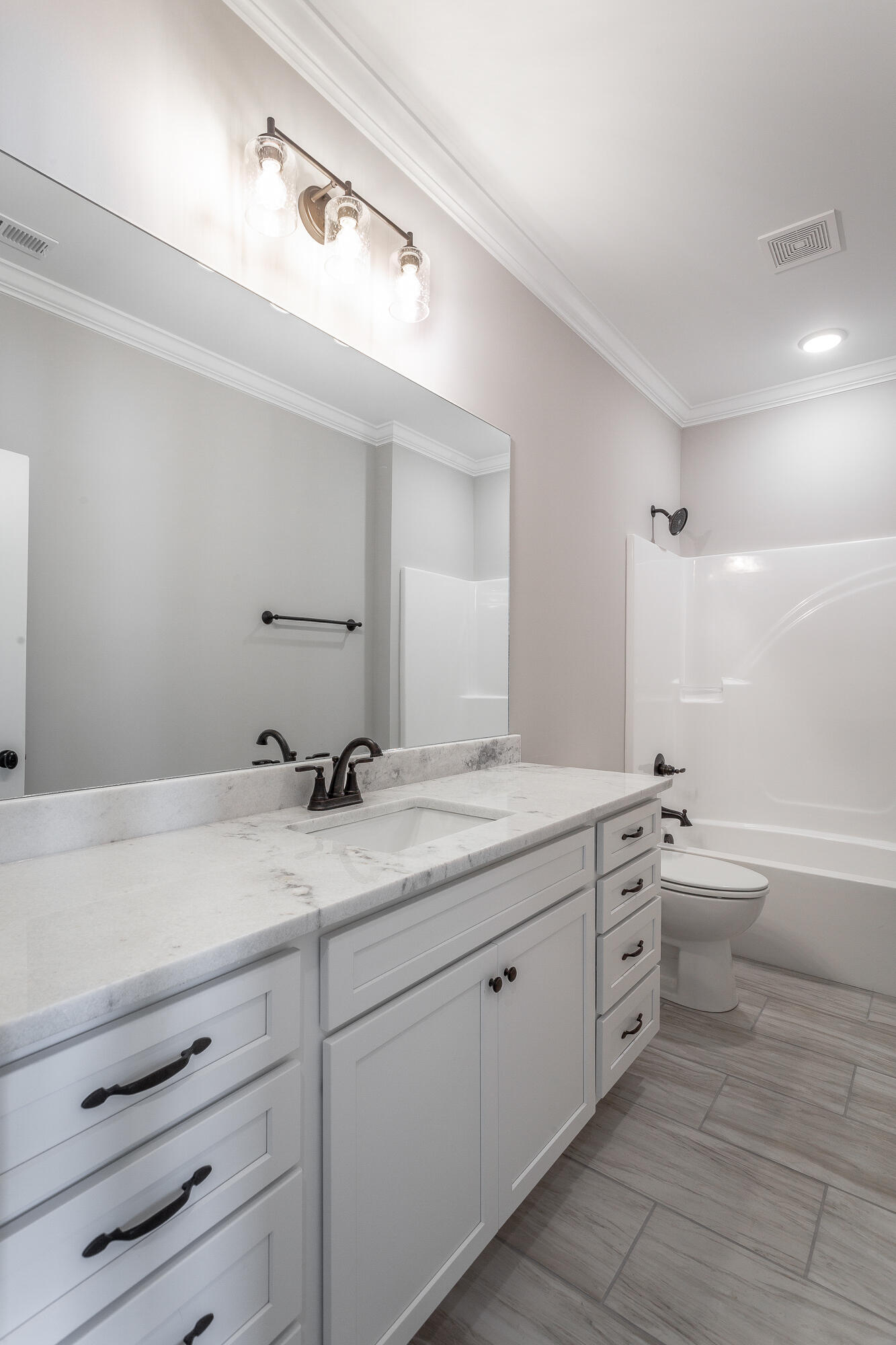 1018 Silverpine Drive, Unit 58 Chattanooga, TN 37421 - Photo 26 of 42 Guest Bath