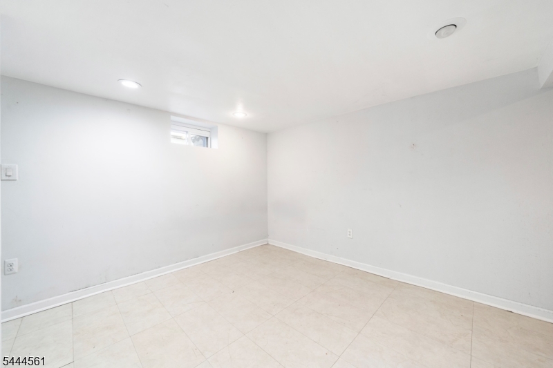 73 Raritan Avenue Paterson, NJ 07503 - Photo 16 of 18