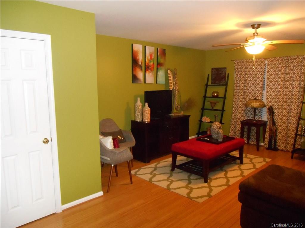 808 Valley Ridge Road Charlotte, NC 28214 - Photo 9 of 19 a living room with furniture