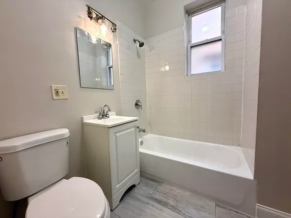 $144,900 | 4354 West Washington Boulevard, Unit 202, Chicago, IL 60624