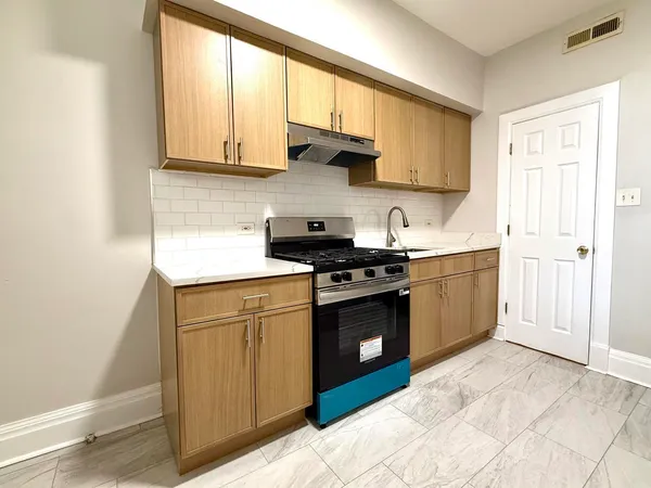 $144,900 | 4354 West Washington Boulevard, Unit 202, Chicago, IL 60624