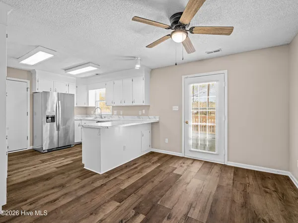 $1,800 | 1147 Lakeview Avenue, Richlands, NC 28574