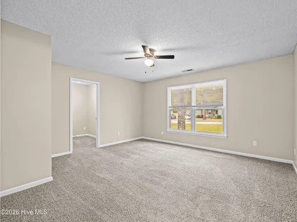 $1,800 | 1147 Lakeview Avenue, Richlands, NC 28574