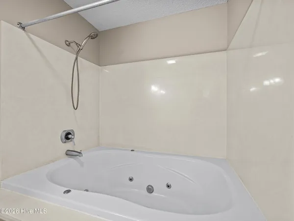 $1,800 | 1147 Lakeview Avenue, Richlands, NC 28574