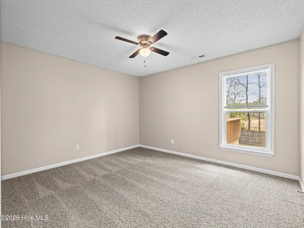 $1,800 | 1147 Lakeview Avenue, Richlands, NC 28574