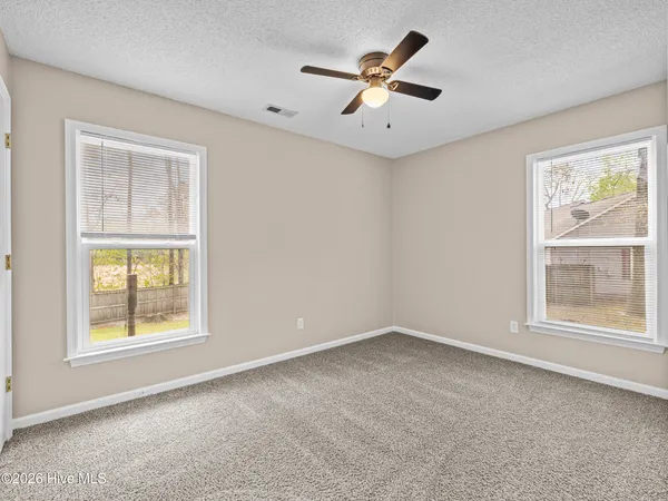 $1,800 | 1147 Lakeview Avenue, Richlands, NC 28574