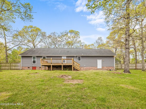 $1,800 | 1147 Lakeview Avenue, Richlands, NC 28574