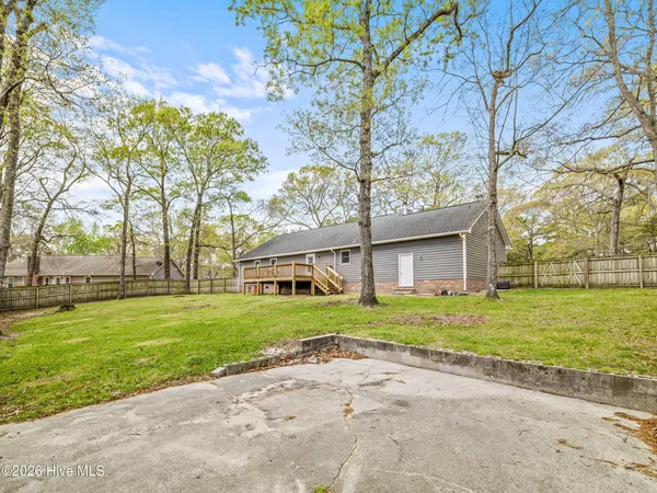 $1,800 | 1147 Lakeview Avenue, Richlands, NC 28574
