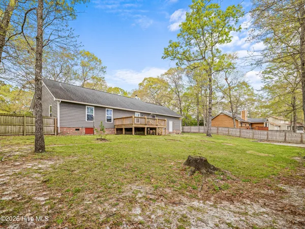 $1,800 | 1147 Lakeview Avenue, Richlands, NC 28574