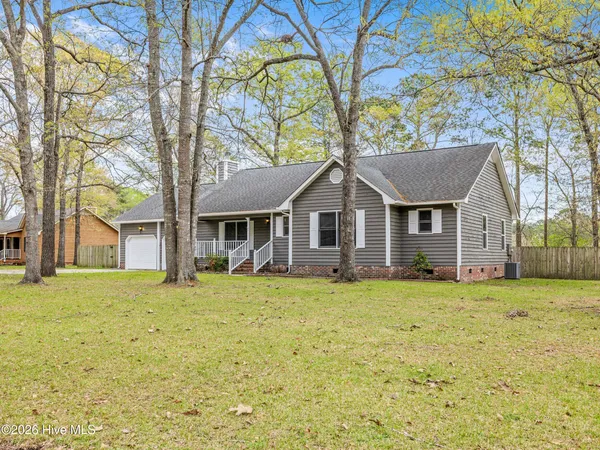 $1,800 | 1147 Lakeview Avenue, Richlands, NC 28574