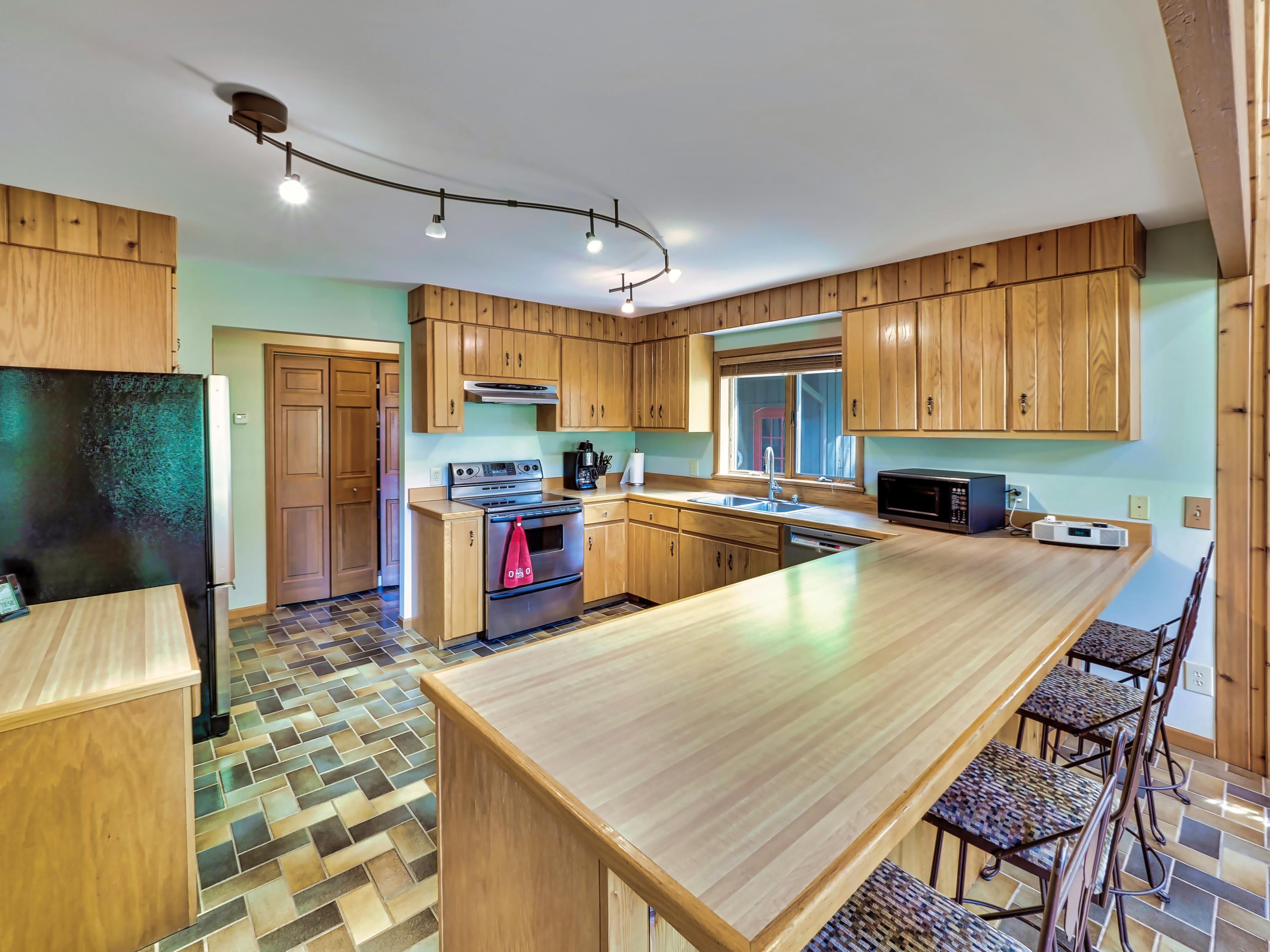 8090 White Road Indian River, MI 49749 - Photo 2 of 26 Gallery Image 2