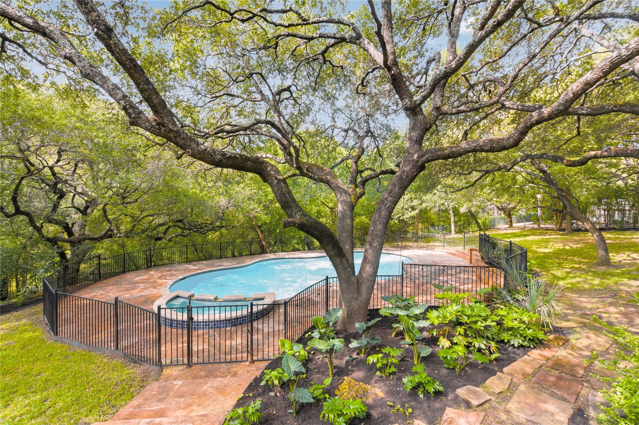 4209 Dunning Lane Austin, TX 78746 - Photo 35 of 40