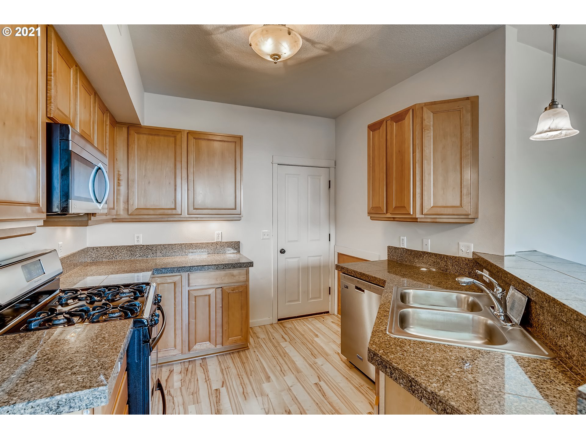 9209 Northwest Germantown Road Portland, OR 97231 - Photo 15 of 31 Gallery Image 15