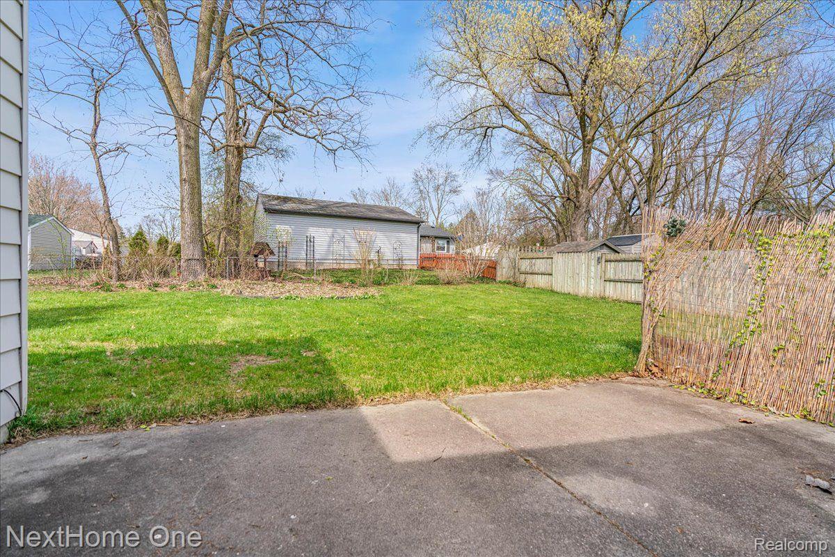742 Glenwyth Road Brighton, MI 48116 - Photo 14 of 42 Gallery Image 14