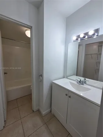 $1,800 | 2350 Northeast 135th Street, Unit 201, North Miami, FL 33181