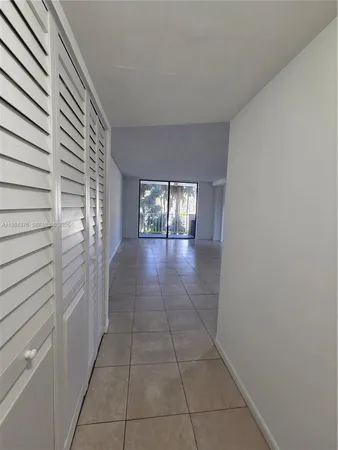 $1,800 | 2350 Northeast 135th Street, Unit 201, North Miami, FL 33181