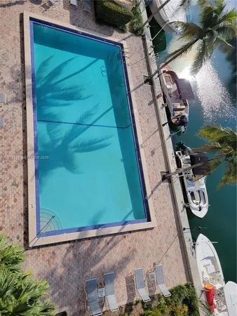 $1,800 | 2350 Northeast 135th Street, Unit 201, North Miami, FL 33181