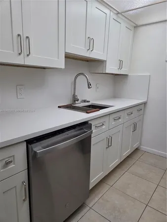 $1,800 | 2350 Northeast 135th Street, Unit 201, North Miami, FL 33181