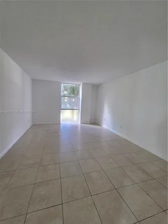 $1,800 | 2350 Northeast 135th Street, Unit 201, North Miami, FL 33181