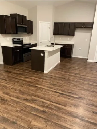 $340,000 | 462 South Longbranch Drive, Unit 2, Maize, KS 67101