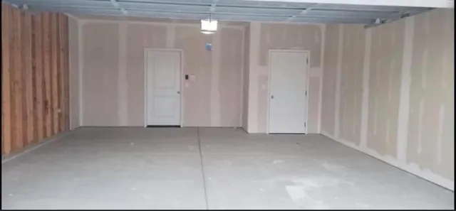 $340,000 | 462 South Longbranch Drive, Unit 2, Maize, KS 67101