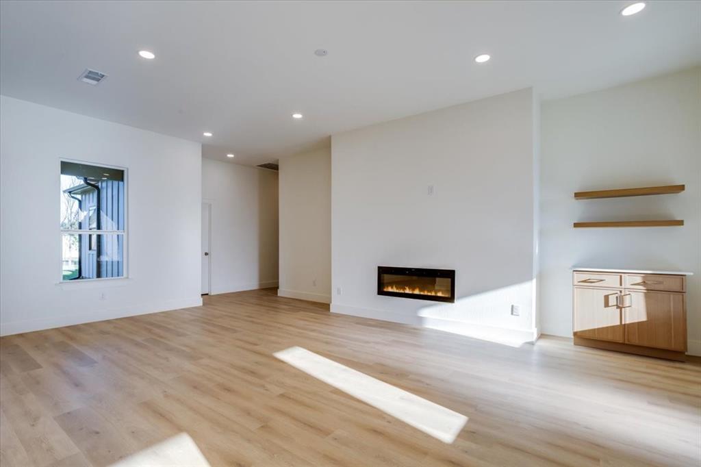 1507 Elk Creek Road Dallas, TX 75253 - Photo 5 of 40 a view of an empty room