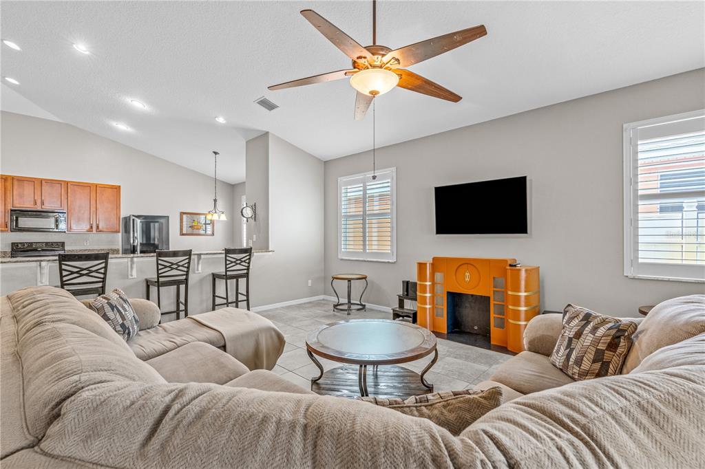 511 Safe Harbor Drive Edgewater, FL 32141 - Photo 8 of 40