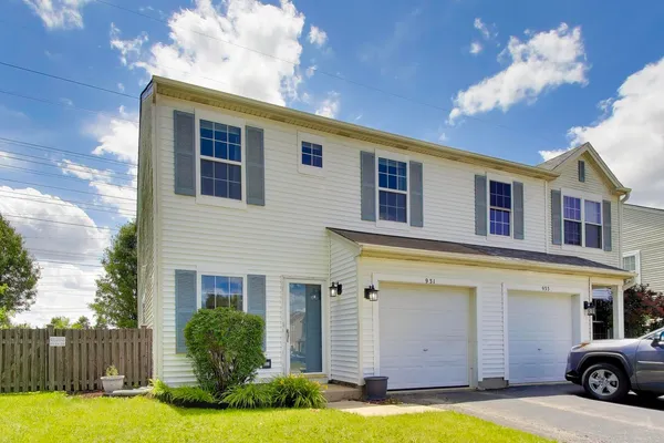 $249,000 | 931 East Savannah Drive, Romeoville, IL 60446