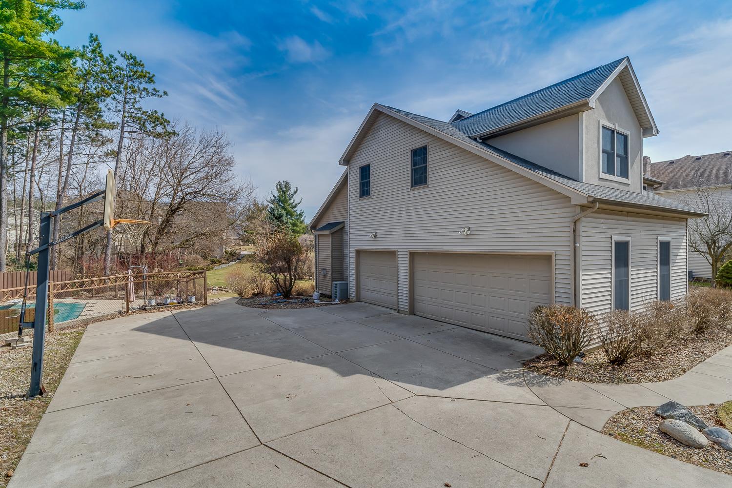 52488 Pickwick Point Granger, IN 46530 - Photo 34 of 36 Gallery Image 34